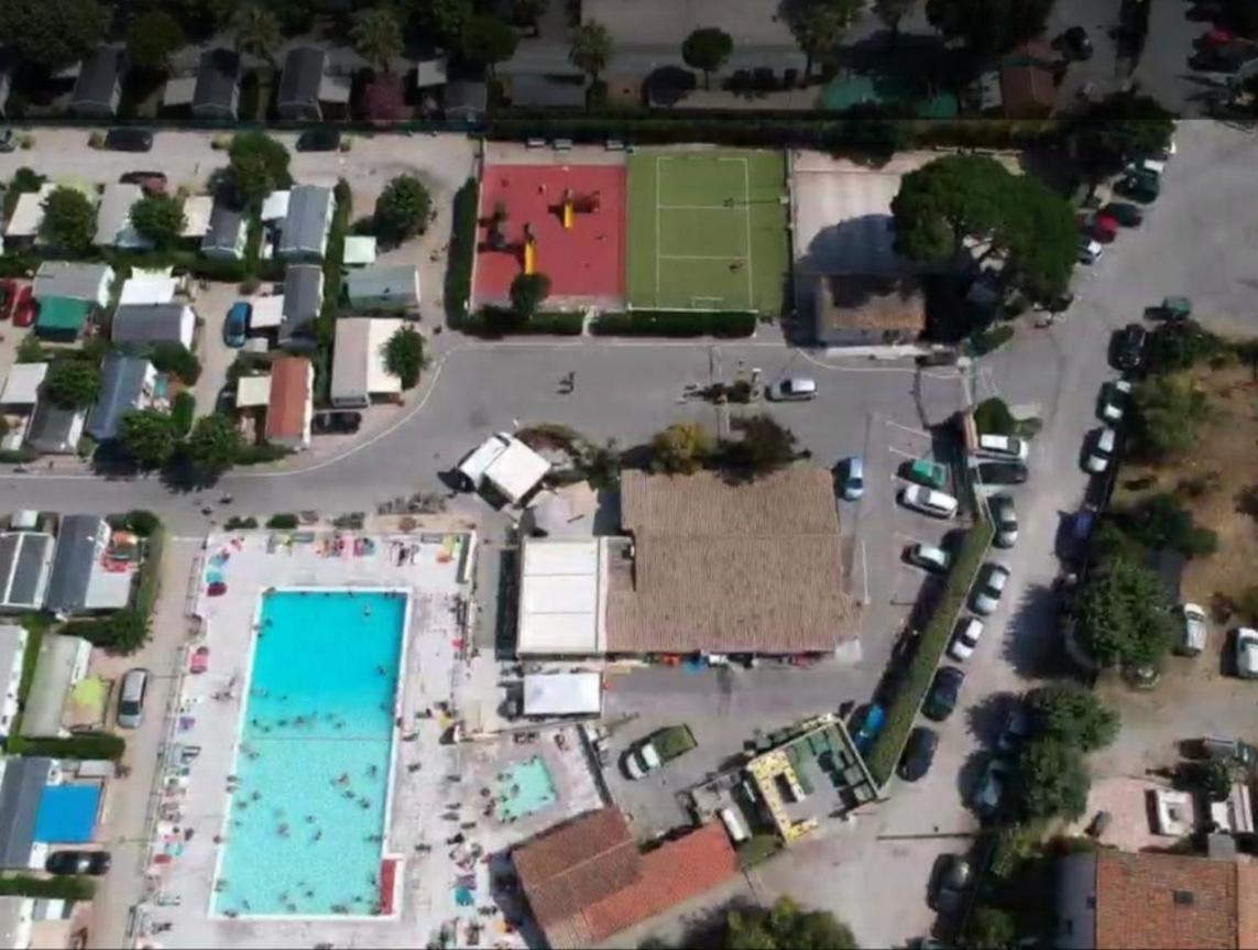 Vacances Familiales Dans Camping Avec Piscine Frejus Ngoại thất bức ảnh
