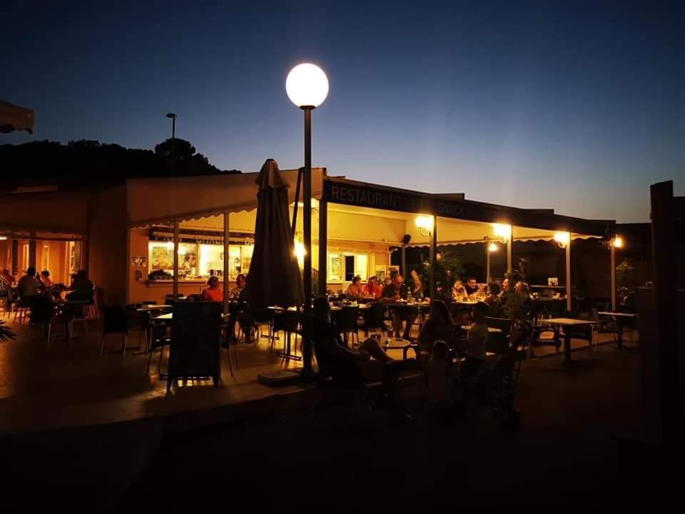 Vacances Familiales Dans Camping Avec Piscine Frejus Ngoại thất bức ảnh